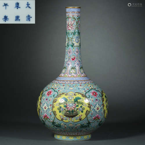 Qing Dynasty,Famille Rose Flower Long-necked Bottle