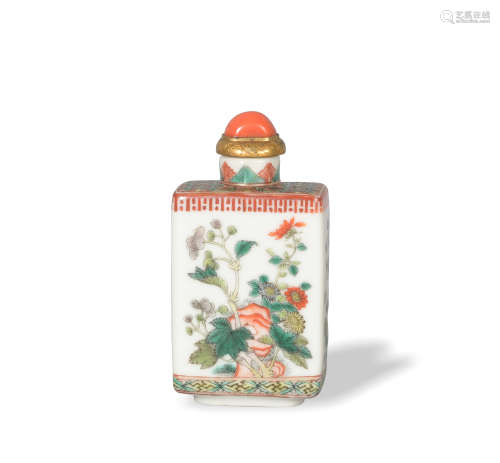 Chinese Wucai Flower Snuff Bottle, 19th Century