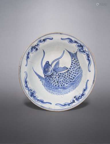 A LARGE BLUE-AND-WHITE PORCELAIN BOWL