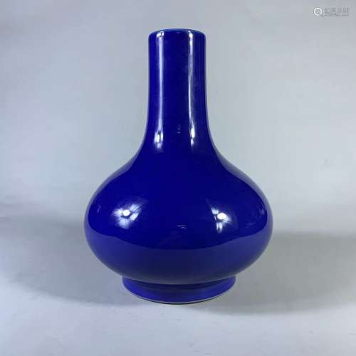 光緒霽藍釉荸薺瓶