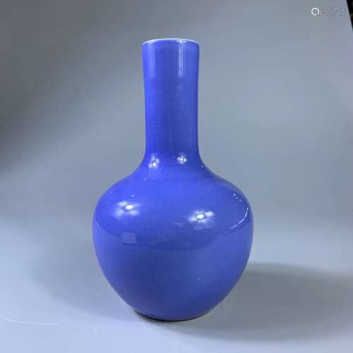 康熙霽藍釉天球瓶