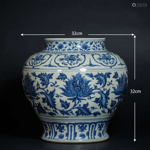 Blue and White General Jar   青花将军罐