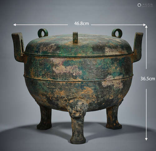 Chinese three-legged pot  中国三足锅