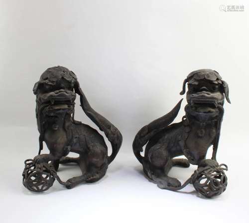 Antique Pair of Bronze Foo Lion Statues Antique Pair of Bron...