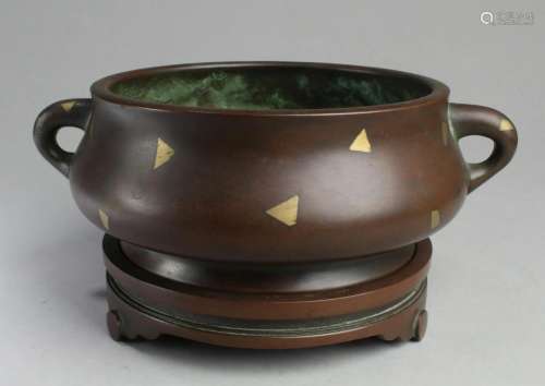 A Bronze Censer With Twin Handles A Bronze Censer With Twin ...