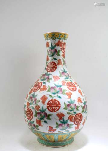 Chinese Porcelain Vase Chinese Porcelain Vase, depicting aus...