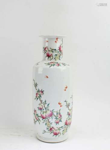 Chinese Porcelain Vase Chinese Porcelain Vase, the body deco...