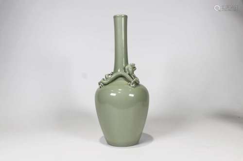 Longquan Kiln Dragon Vase