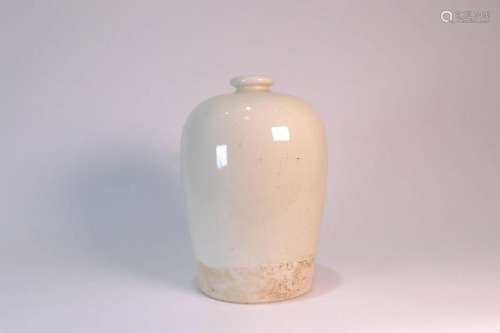 Xing Ware White Glaze Meiping Vase