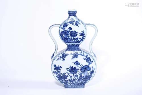 Blue and White Ruyi-Eared Gourd Flatten Vase, Qianlong Mark