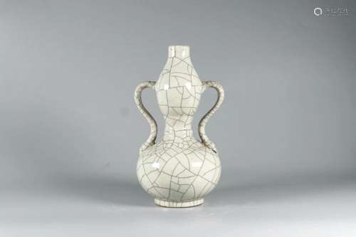 Ge Type Double-Gourd-Shape Vase