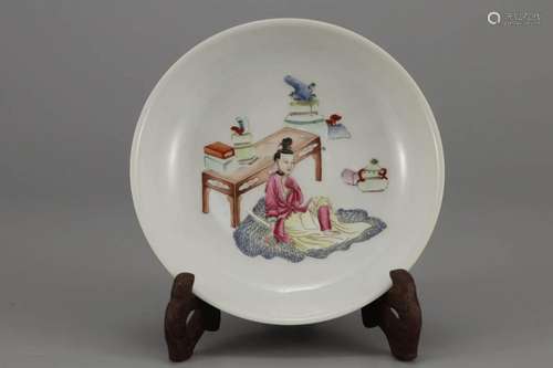 FAMILLE ROSE FIGURE PLATE