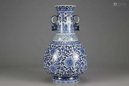 BLUE AND WHITE FLORAL DOUBLE-EARED VASE