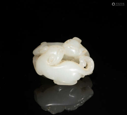 Chinese Carved Jade Double Badger Toggle, 18th Century