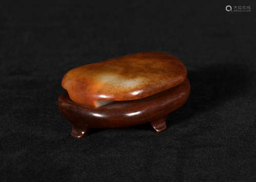 Chinese Jade Belt Buckle with Stand, Ming