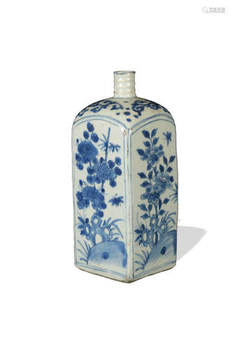 Chinese Blue and White Square Bottle Vase, Ming Wanli