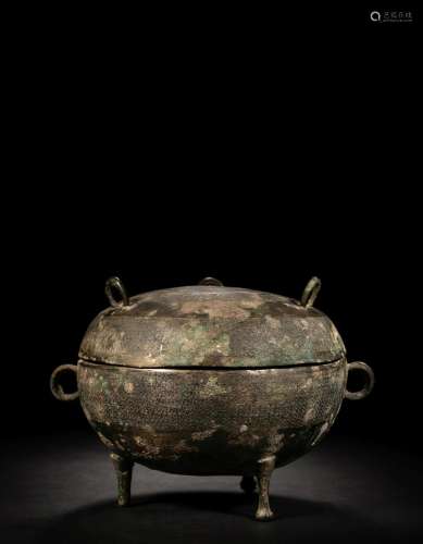 An Archaic Bronze Food Vessel, Dui Height 5 7/8 x width 9 1/...