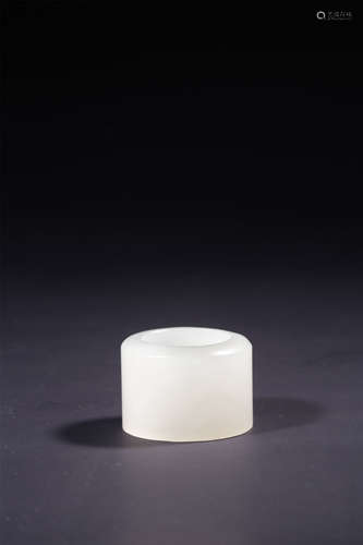 A WHITE JADEB RING,,QING DYNASTY