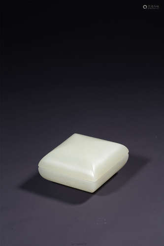 A WHITE JADE SQUARE BOX AND COVER,QING DYANSTY