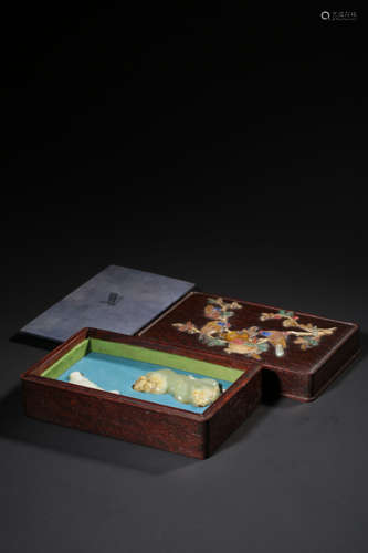 A WHITE JADE  MYTHICAL BEAST WHTE ROSEWOOD BOX,QING DYNASTY