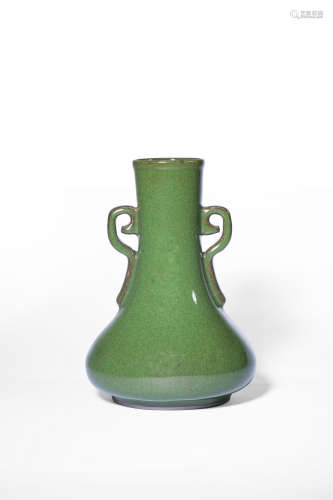 A GUAN-TYPE PEAR-SHAPED BOTTLE VASE,SONG DYNASTY