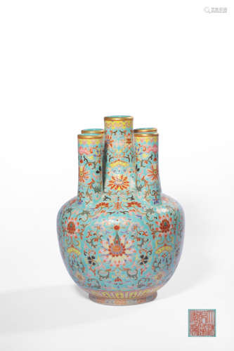 A TURQUOISE-GROUND FAMILLE-ROSE FIVE-SPOUTED VASE,MARK AND P...