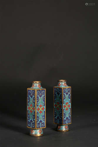 A CLOISONNE ENAMEL VASE,QING DYNASTY