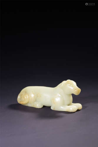 A CARVED WHITE JADE DOG,QING DYNASTY