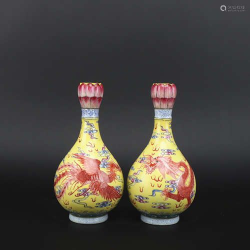 A pair of famille-rose 'dragon' garlic-head vase