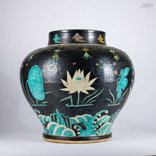 A Fahuacai 'floral and birds' jar