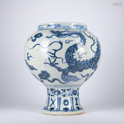 A blue and white 'dragon' jar