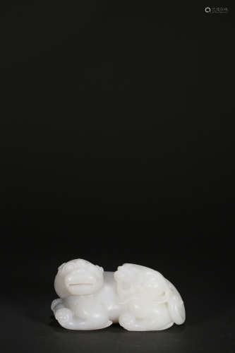 A WHITE JADE LION,QING DYNASTY