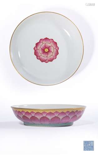 A ROSE-VERTE DISH,MARK AND PERIOD OF QIANLONG