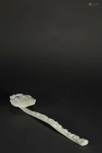 A CARVED WHITE JADE ‘LINZHI’RUYI SCEPTERS,QING DYNASTY