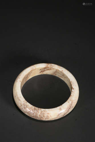 A WHITE JADE BRACELET,QING DYNASTY