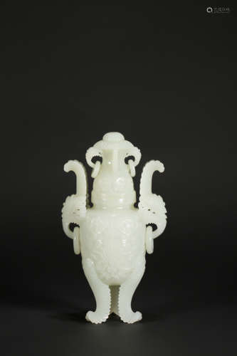 A WHITE JADE VASE,QING DYNASTY