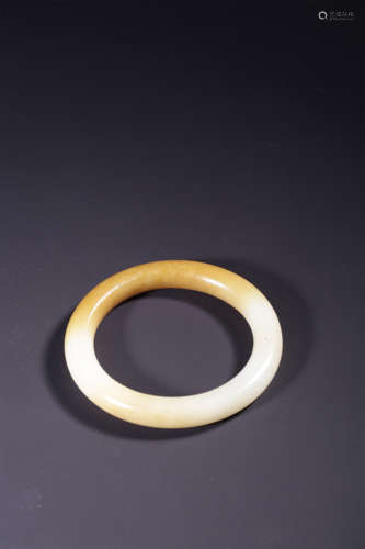 A WHITE JADE BANGLE,QING DYNASTY