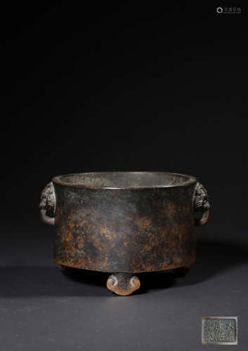 A BRONZE TIPOD CENSER WITH TWO HANDLES,MARK AND PERIOD OF KA...