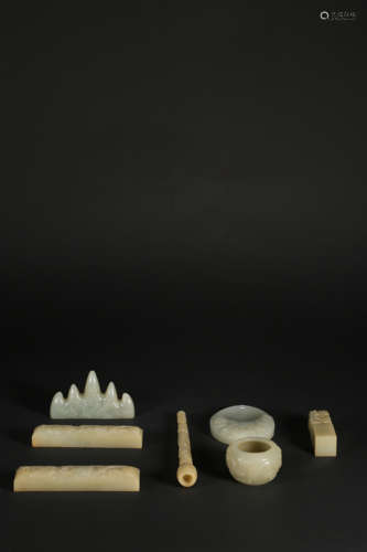 A SET OF WHITE JADE STATIONERIES,QING DYNASTY