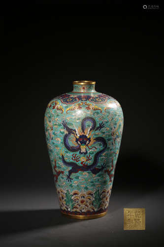 A CLOISONNE ENAMEL‘DRAGON’MEIPING,MARK AND PERIOD OF QIANLON...