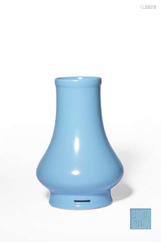 A CLAIR-DE-LUNE-GLAZED VASE,MARK AND PERIOD OF YONGZHENG