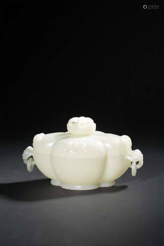 A CARVED WHITE JADE BOX,QIANLONG PERIOD