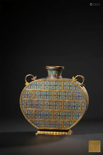 A CLOISONNE ENAMEL MOONFLASH,MARK AND PERIOD OF QIANLONG