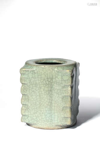 A GE-TYPE CONG VASE,QING DYNASTY