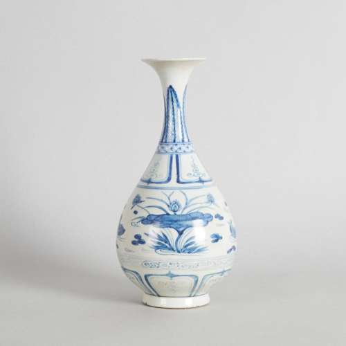 A Chinese Yuan-style Blue and White Vase, Yuhuchunping