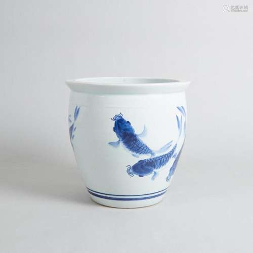 A Chinese Blue and White 'Fish' Planter