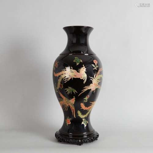 A Chinese Black Lacquered 'Phoenix' Vase