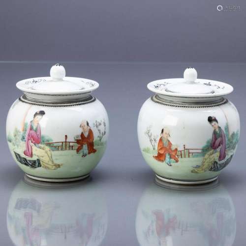 PAIR OF SMALL BULGING POT WITH LID