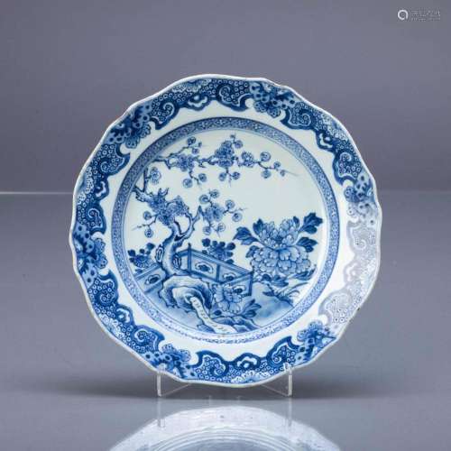 LOBED PLATE