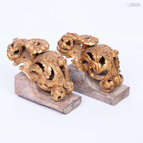 PAIR OF CORBELS